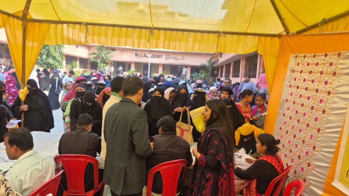 women queue up for the mainiyan samman yojana