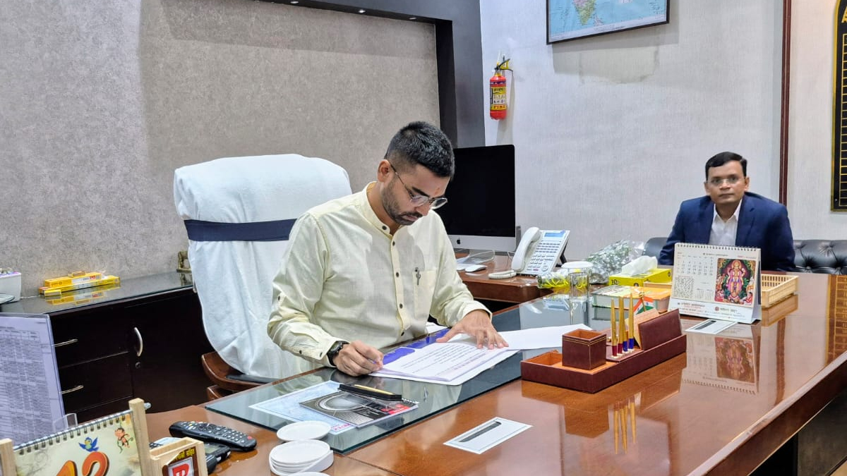 bihar zila parishad connecting youth with properties deepak prakashs plan