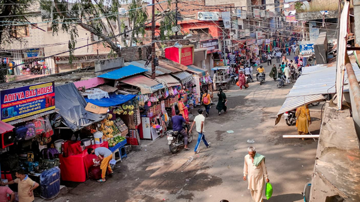 insecurity in rs pura jammu due to outsiders near pakistan border