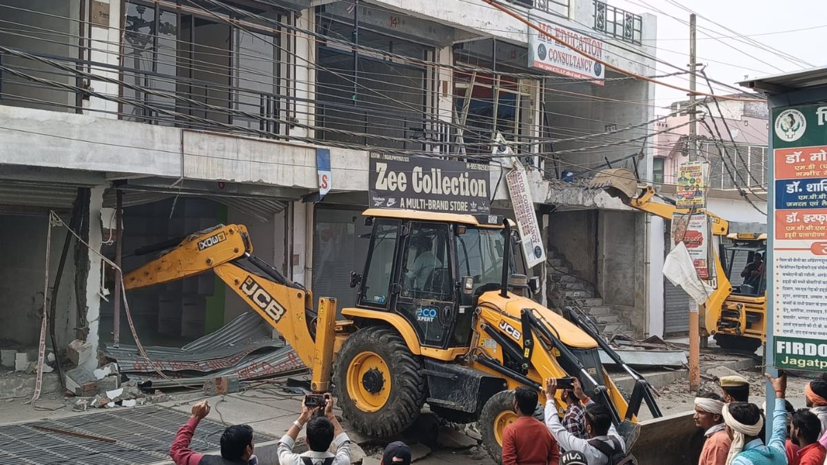 bulldozer action in bareilly illegal complex of maulana aide demolished