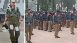 विंग कमांडर नमांश स्याल के बलिदान पर सैनिक स्कूल सुजानपुर में शोकसभा के दौरान छात्र।