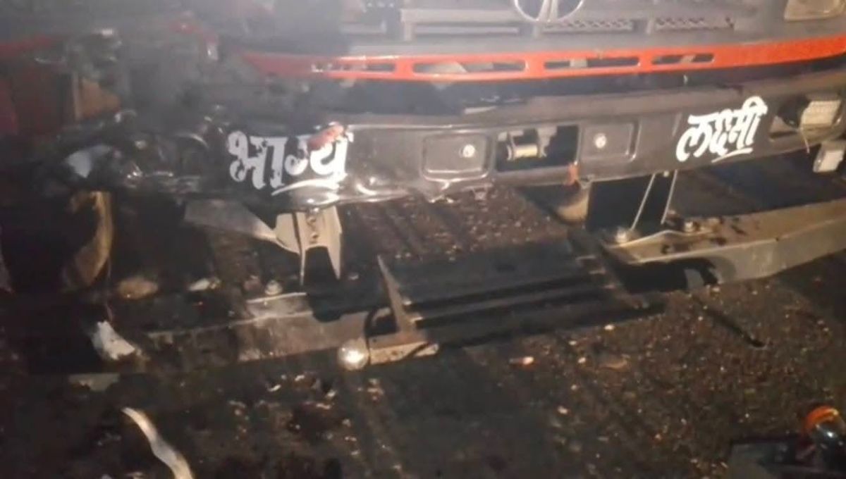 amethi road accident three killed in bullet truck collision