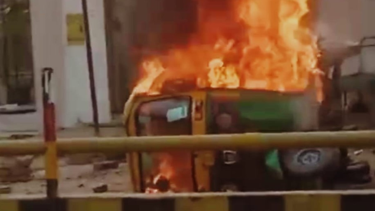 varanasi auto fire battery sparking causes havoc