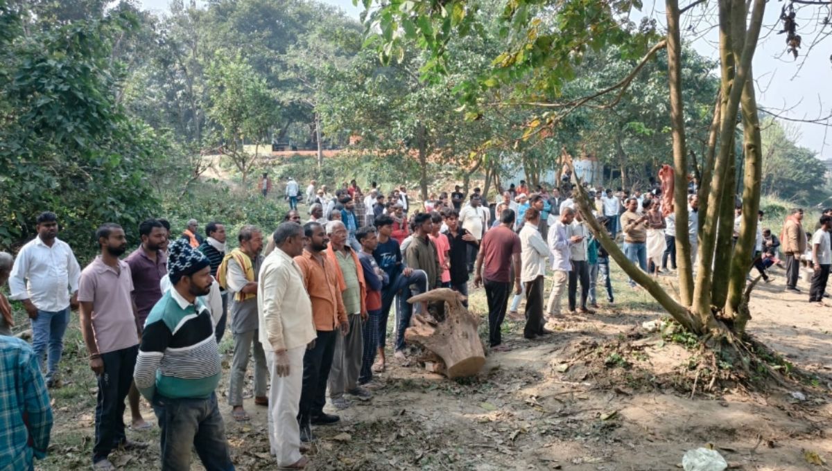 deoria three womens funeral procession triggers mourning in navalpur