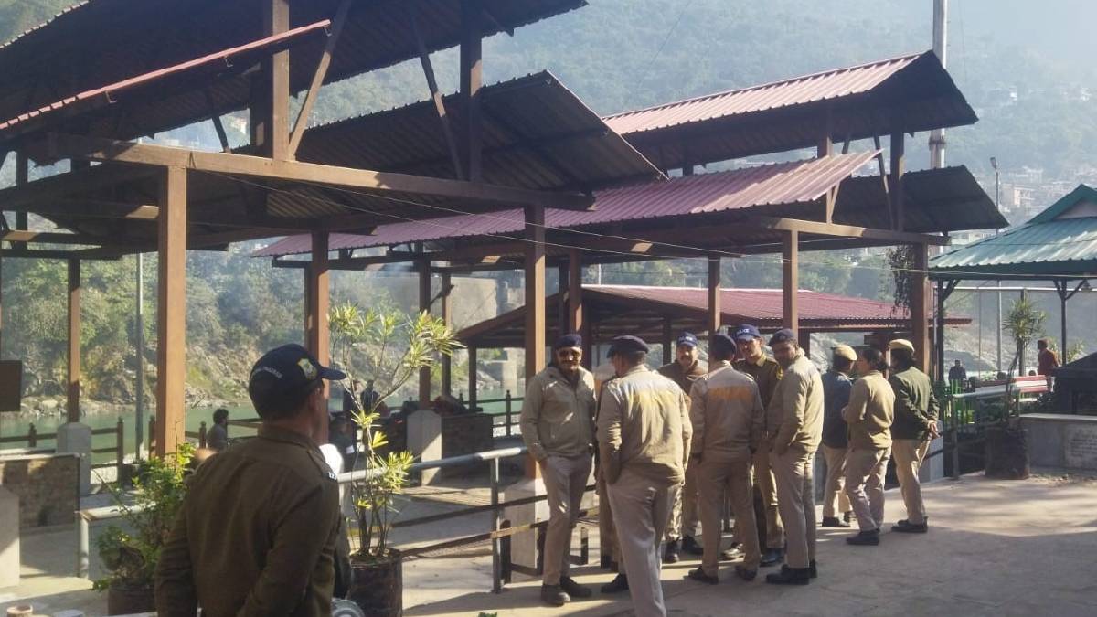 himachal acid attack 20 years later scars reopen in mandi accid attack vicitm crematories