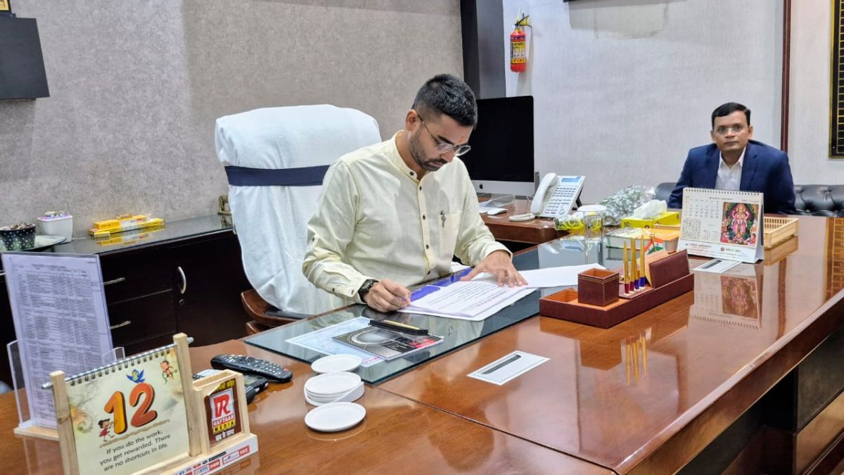 ministers assume office in bihar deepak prakash prioritizes development