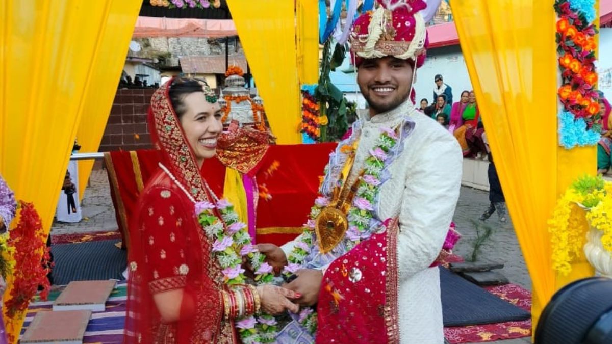 london girl marry uttarakhand boy in hindu tradition