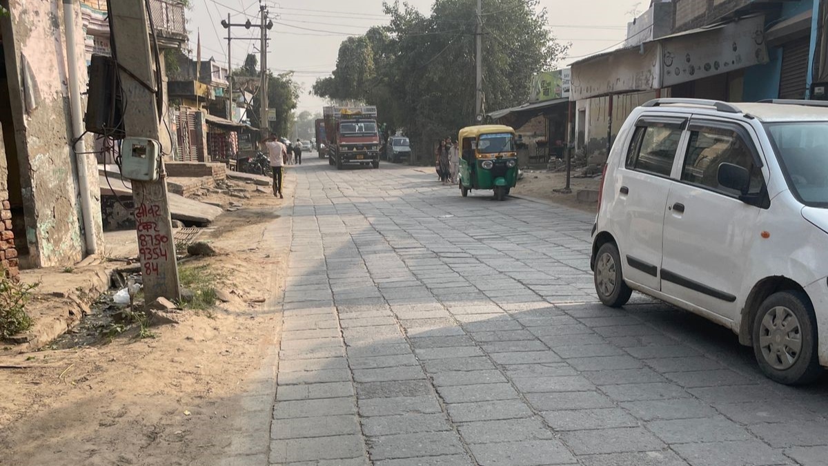 mohana road scandal poor construction material exposed in ballabhgarh