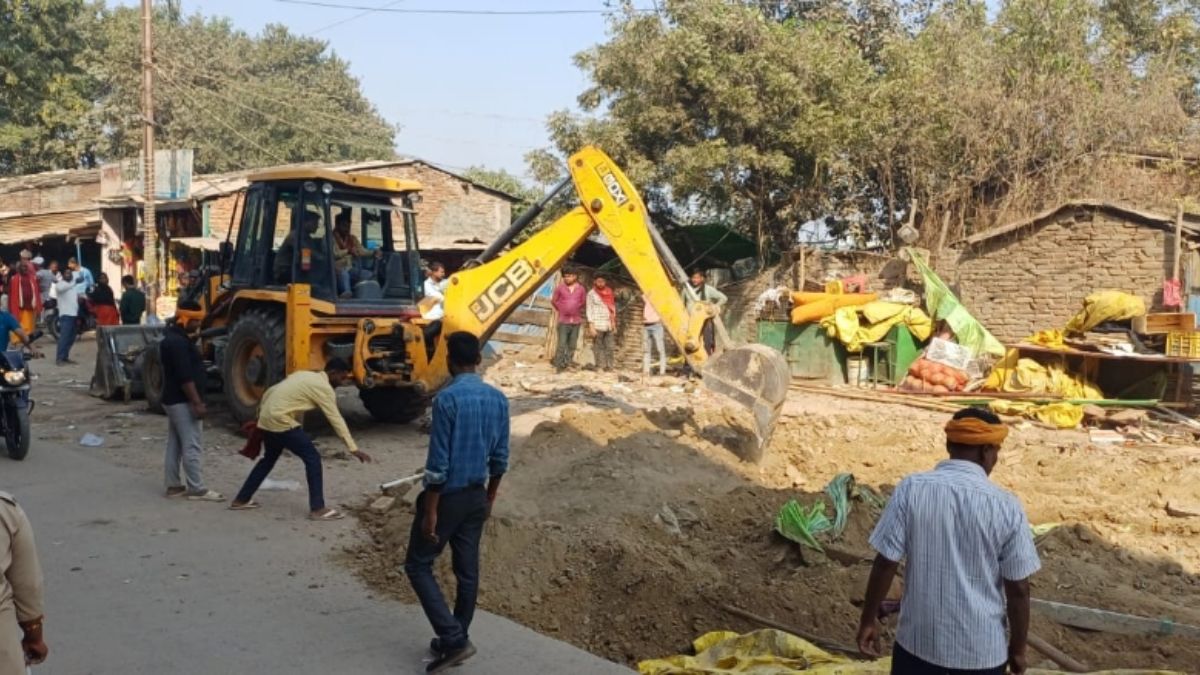 bagaha anti encroachment drive shops and illegal constructions removed