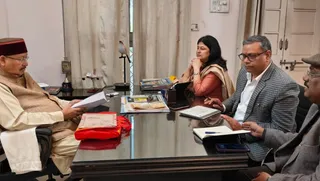 पंचायती राज मंत्री सतपाल महाराज ने पर्वतीय क्षेत्र के गांवों में वन्यजीवों के बढ़ते हमलों को लेकर अधिकारियों के साथ बैठक की। सूवि