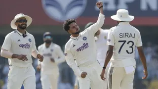 कुलदीप यादव ने चटकाए तीन विकेट।