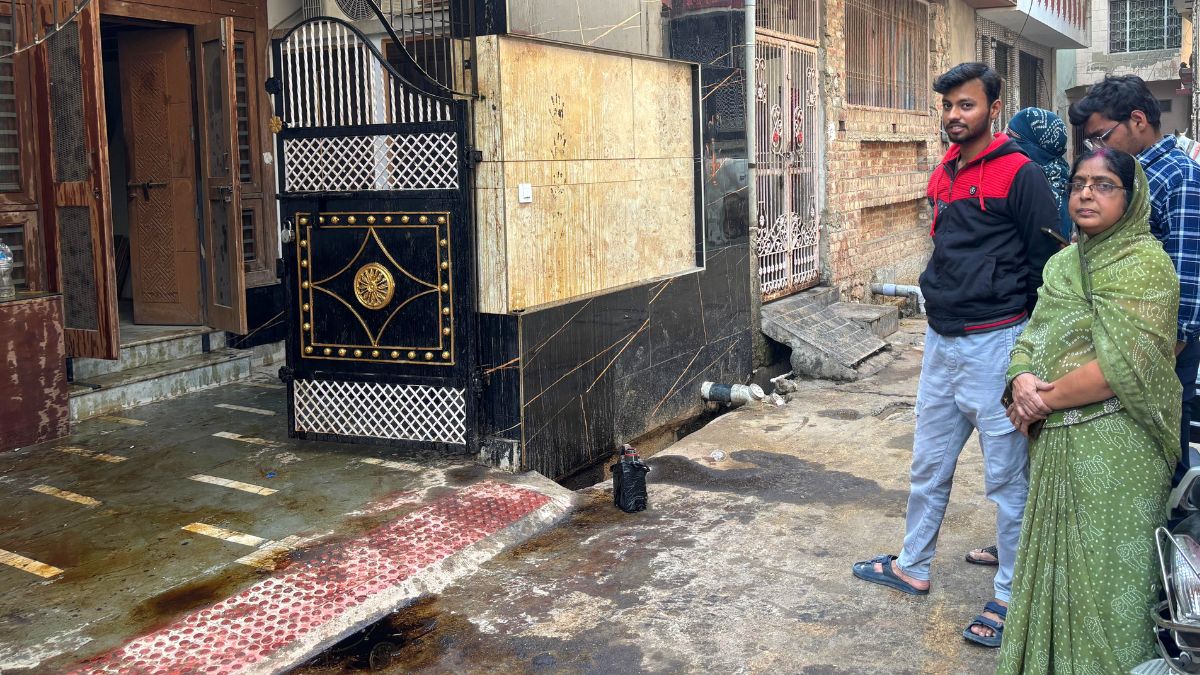 bully threw inflammable material and pelted stones at a relative s house mathura crime news