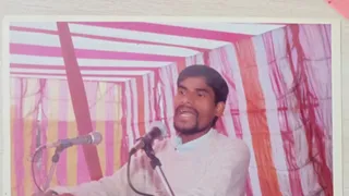 छात्र जीवन में एक कार्यक्रम के दौरान मंच से विद्यार्थियों को संबोधित करते डॉ. प्रमोद चंद्रवंशी । फाइल फोटो