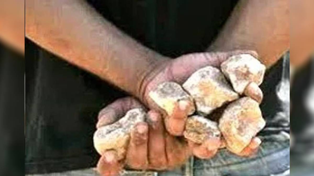 girl injured in stone pelting at funeral in abohar