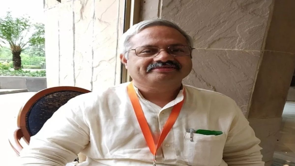 positive changes made to history textbooks akbar and tipu no longer mentioned as great rss leader