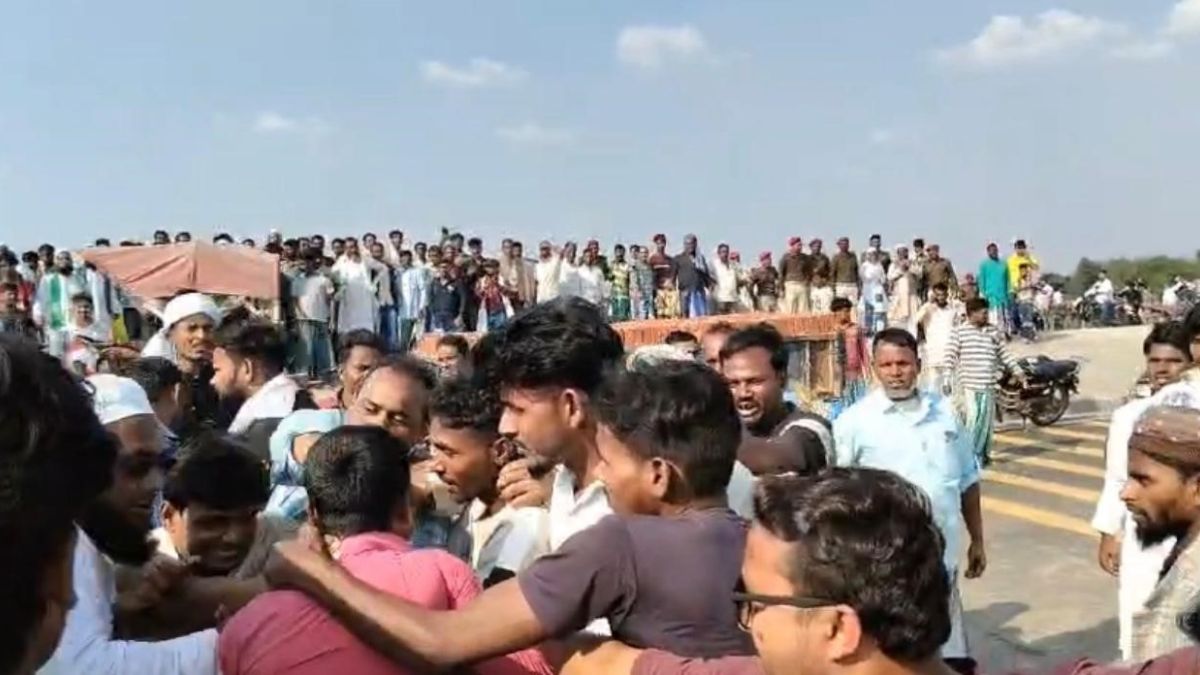 owaisi rally violence youtuber assaulted shirt torn