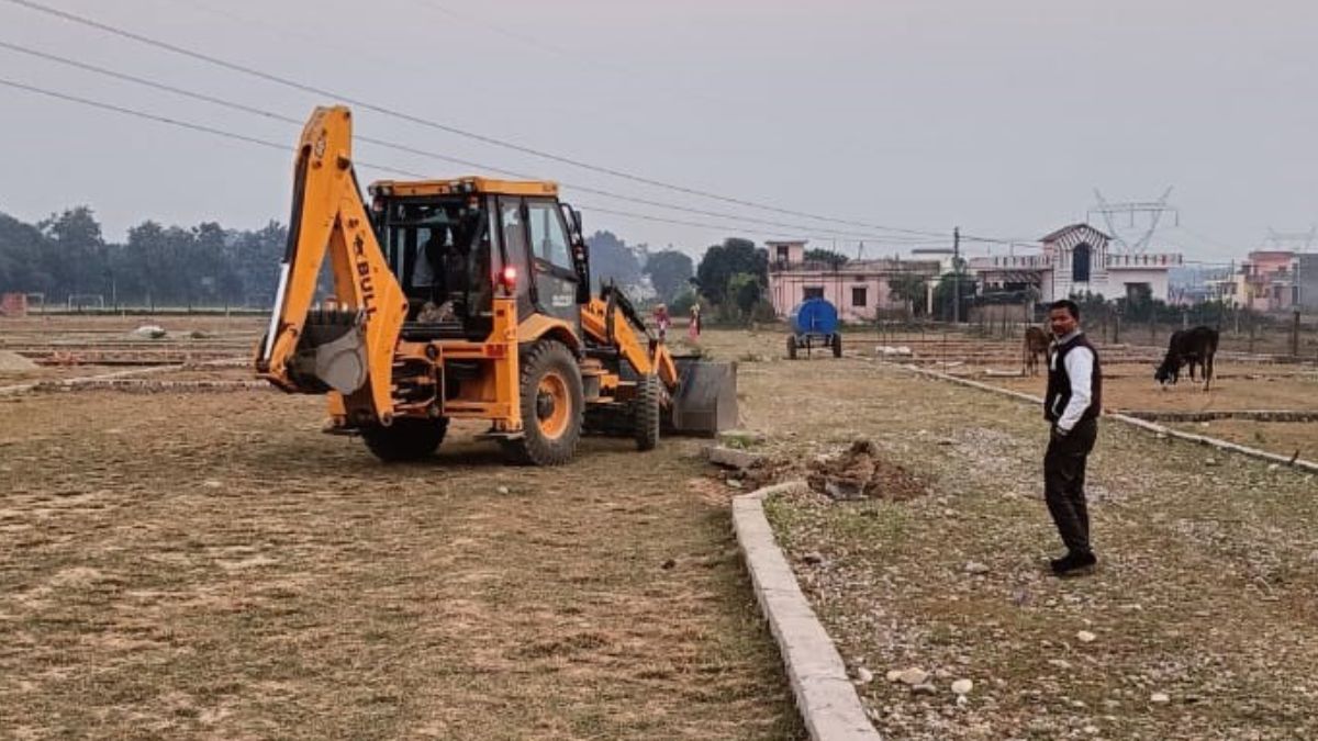 illegal colony demolished in roorkee by authorities