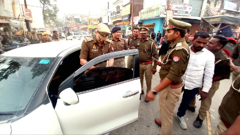 ram mandir flag hoisting police alert in ayodhya vehicle checks intensified