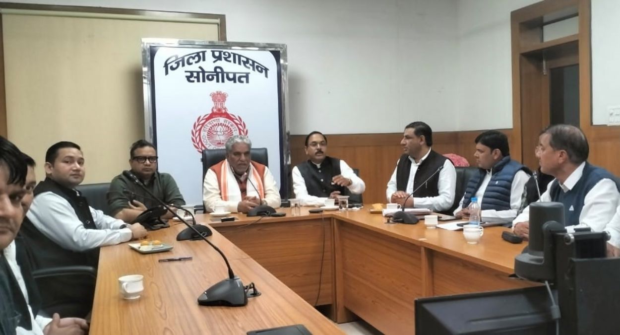 panipat toilet dispute petrol pump owner apologizes to bus conductor