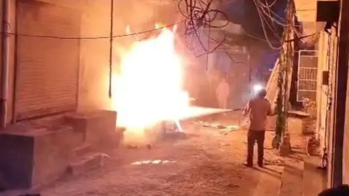 फाजिल्का में मिठाई की दुकान में लगी भीषण आग, सारा सामान जलकर राख
