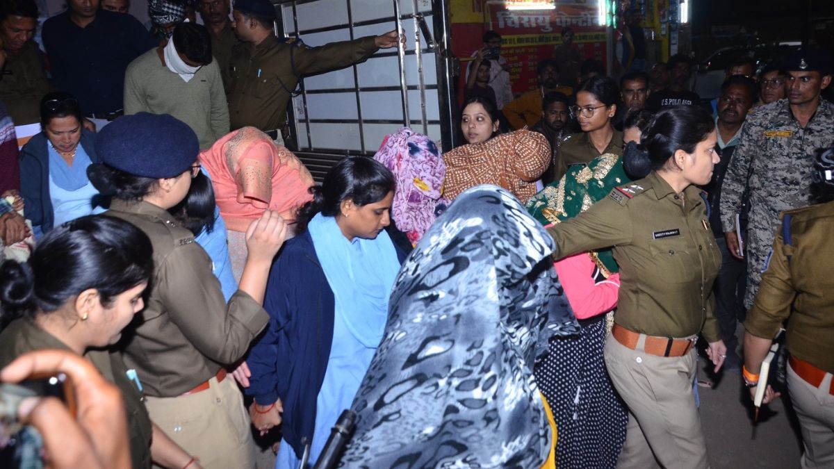 ss ayurveda black pearl spa raided six call girls and three customers arrested