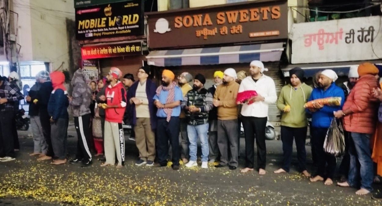 nagar kirtan celebrates guru tegh bahadurs martyrdom in mahilpur nagar keertan reaches