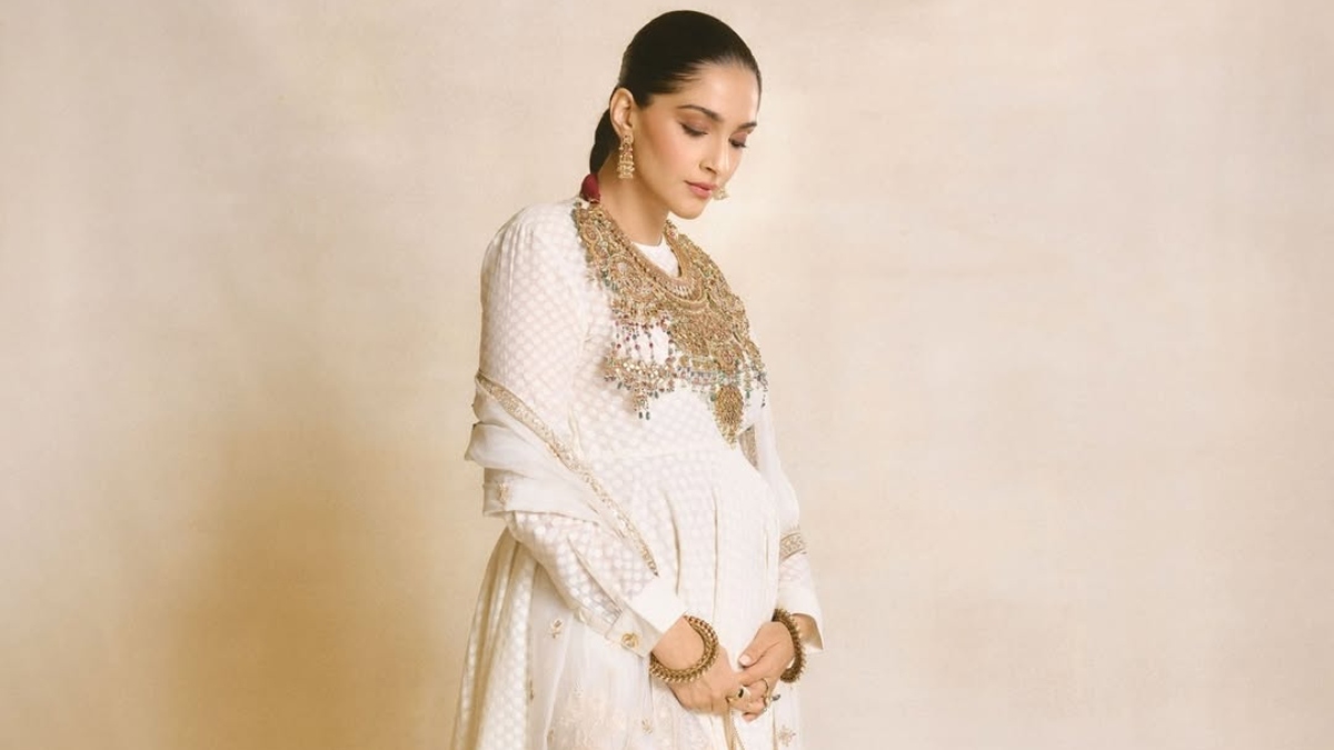 sonam kapoor second pregnancy actress shares baby bump photos in anarkali suit