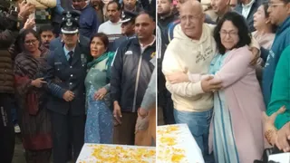 बलिदानी नमांश स्याल की पत्नी अफशां वर्दी पहने विंग कमांडर पत्नी को अंतिम विदाई देती हुईं व बिलखते पिता।