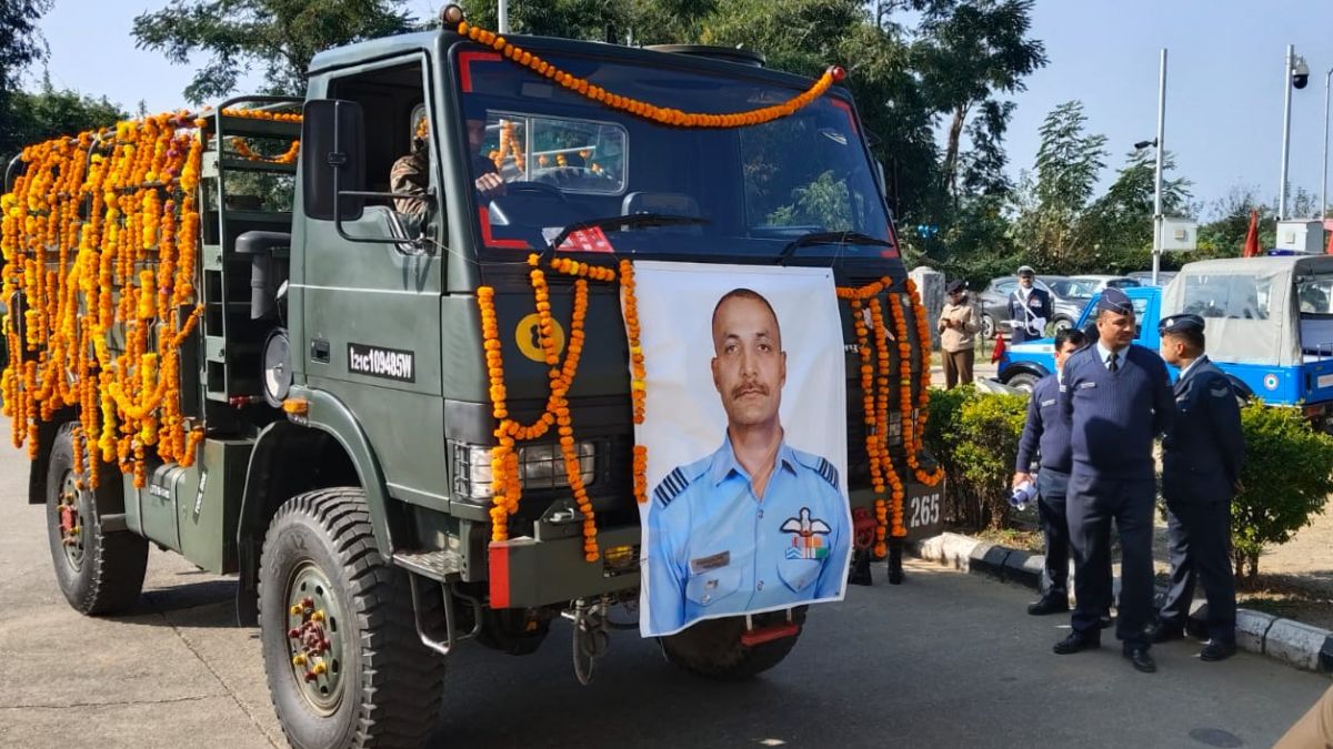 wing commander namansh body brought from coimbatore 7yearold daughter