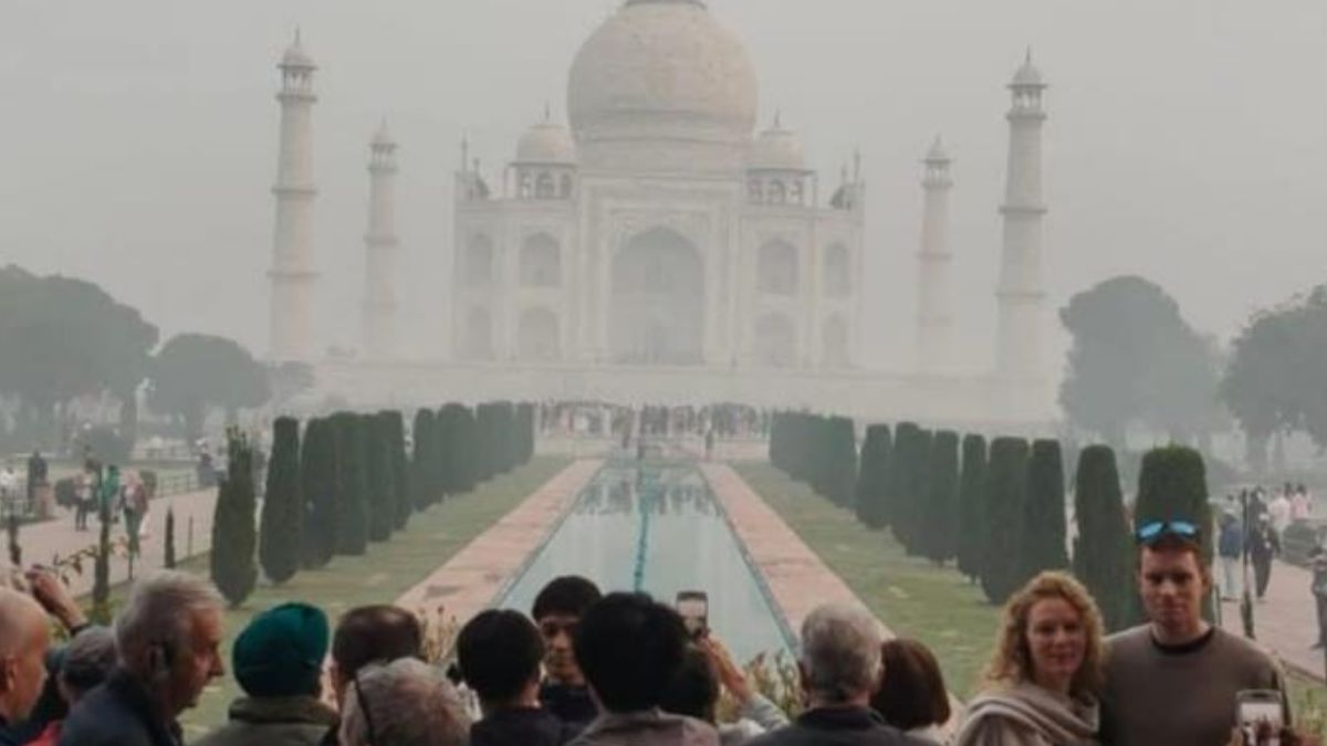 weather update fog in rural areas know today weather forecast of agra city aaj ka mausam