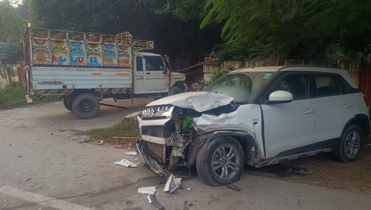 gorakhpur accident pickup and car collision near railway post office one critical