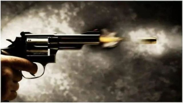 नशे में धुत युवक के हंगामे के बाद बारात में बवाल, गोलीबारी में हुआ घायल
