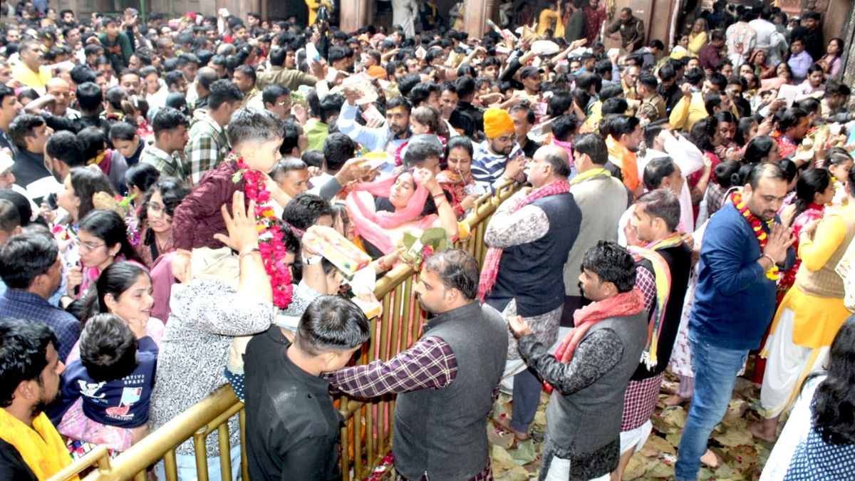 ban on age old tradition at thakur banke bihari temple creates uproar vrindavan news