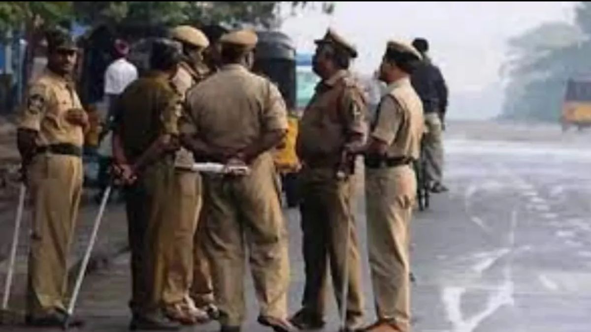 drunk auto driver sets himself on fire during police check in karnataka