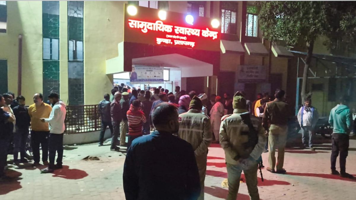 former gram pradhan sons shot in pratapgarh younger son dies