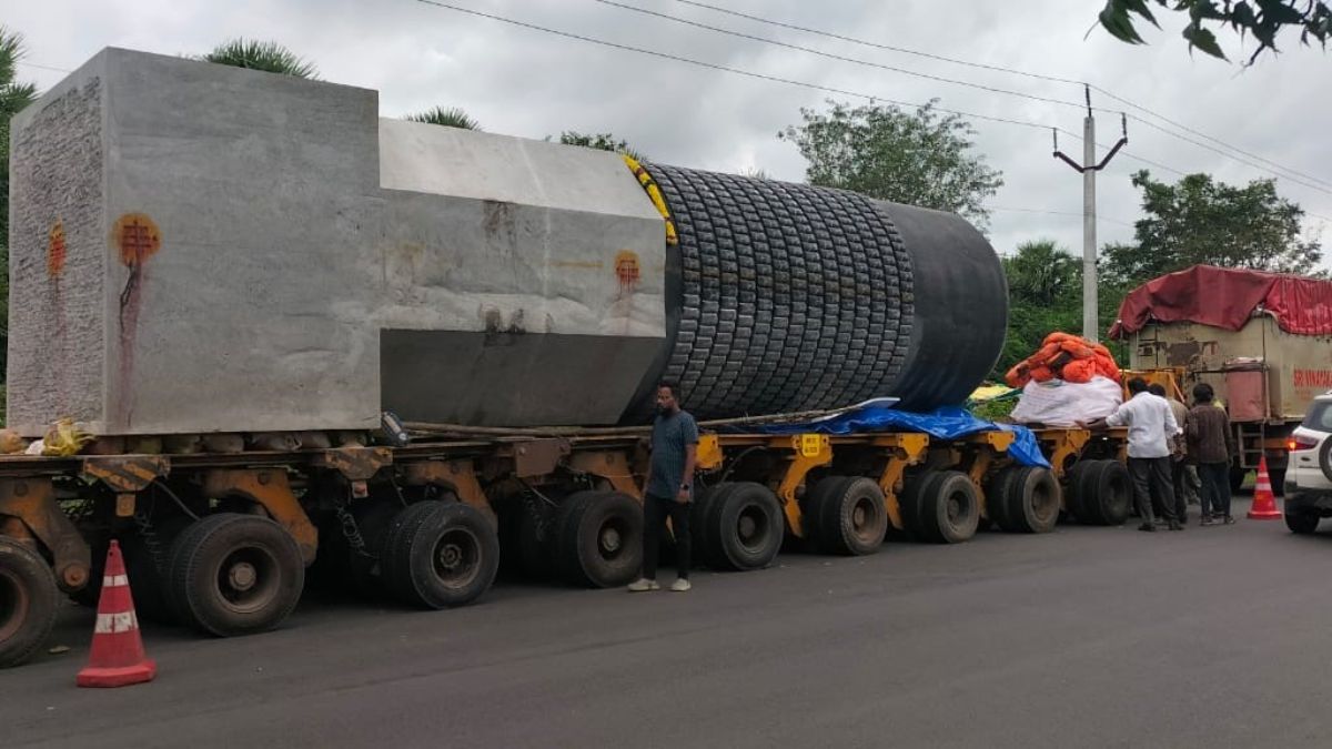 world tallest shivling enters bihar for virat ramayan mandir installation