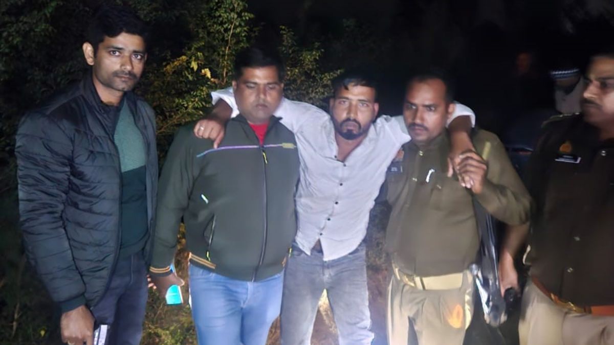 gonda police encounter five arrested two shot in loot case