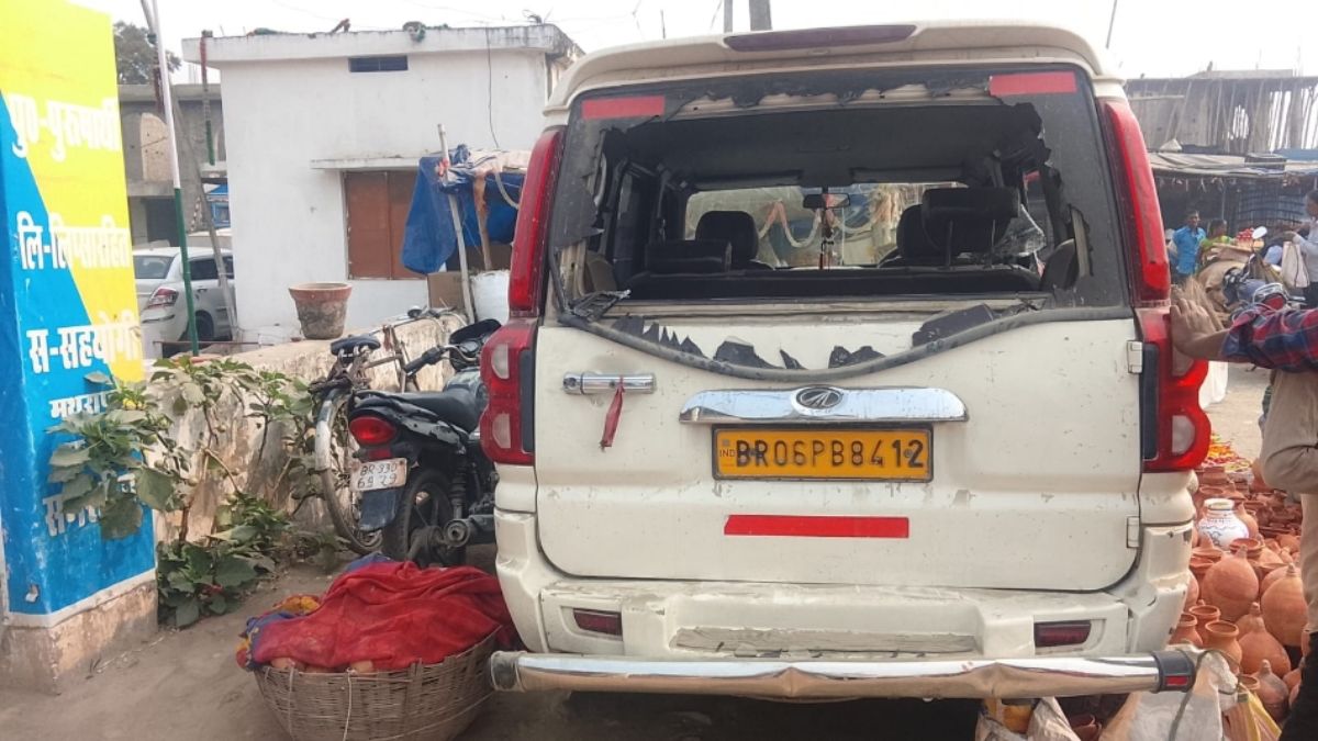 samastipur mob attacks police after tractor accident steals pistol