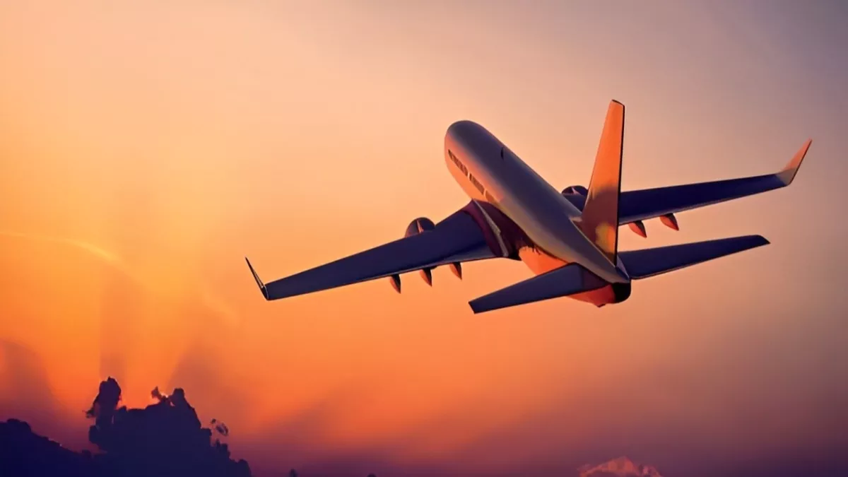 flight delays at lucknow airport passengers stranded due to fog