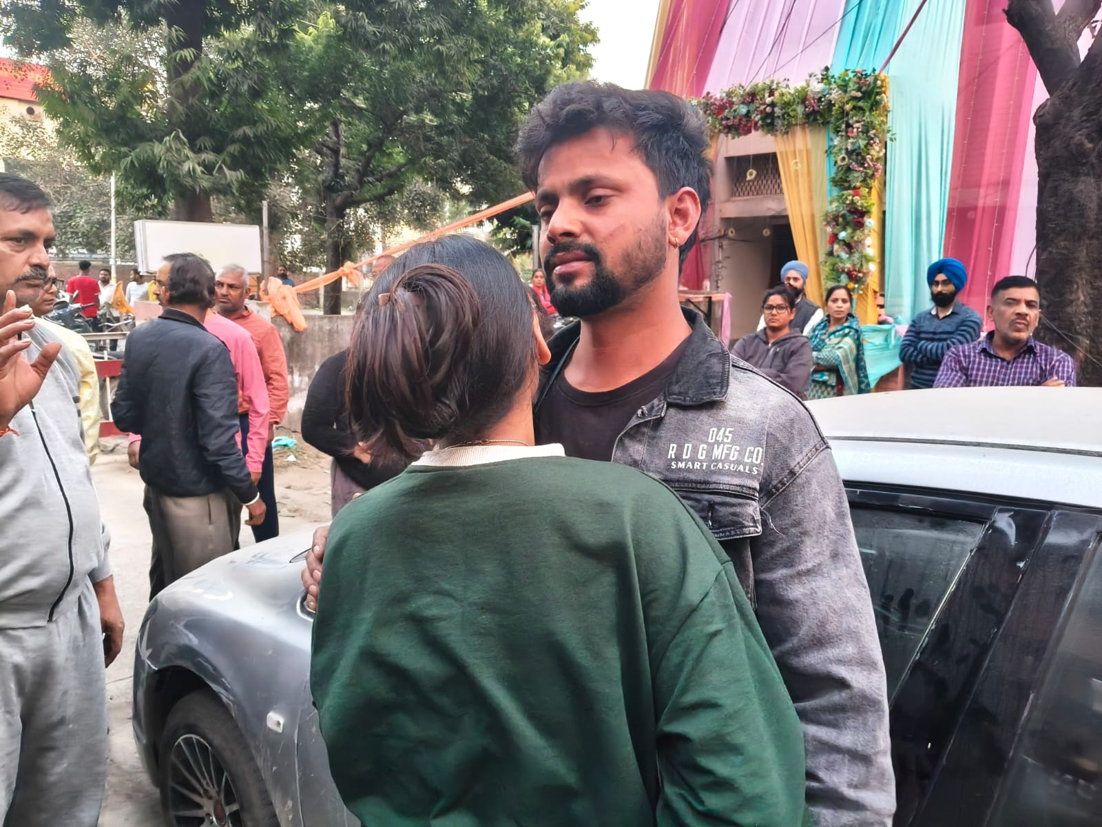 chandigarh drunk couple arrested in tribune colony liquor bottles found