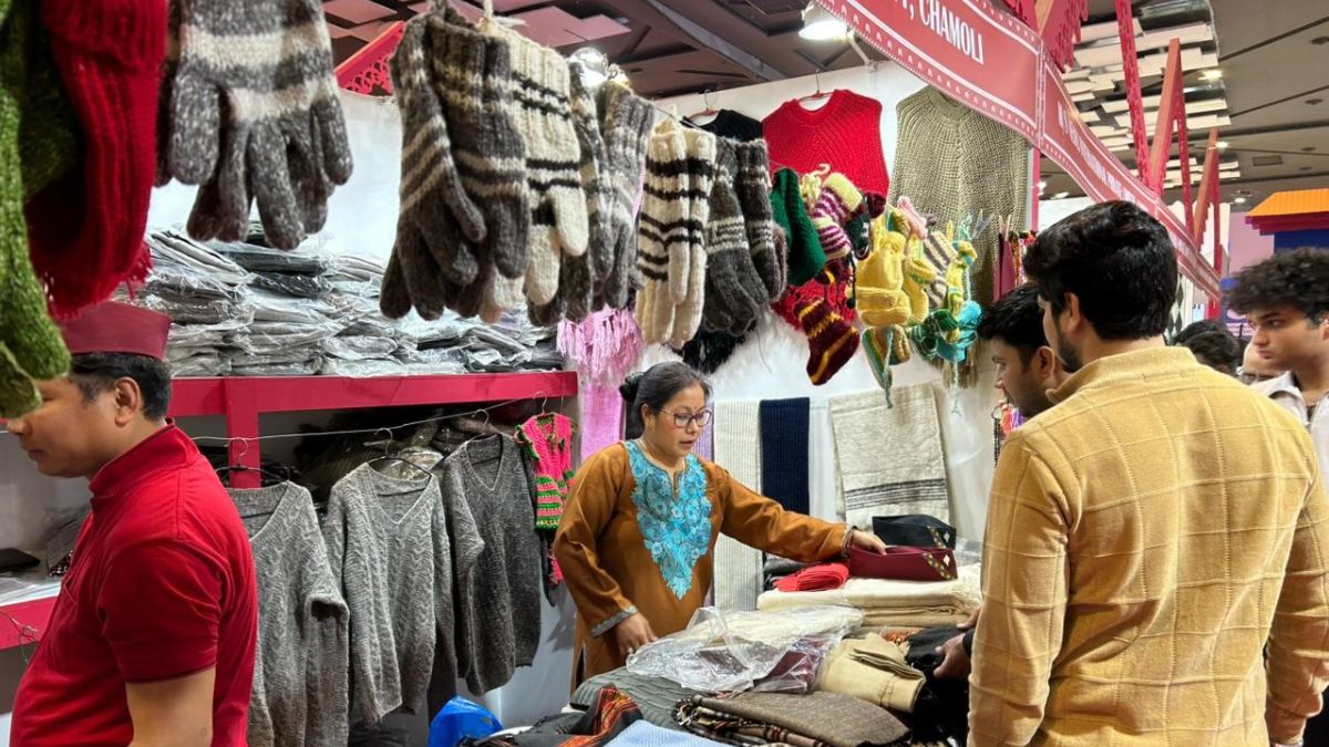 uttarakhand woolen clothes himalayan grass products attract buyers at trade fair
