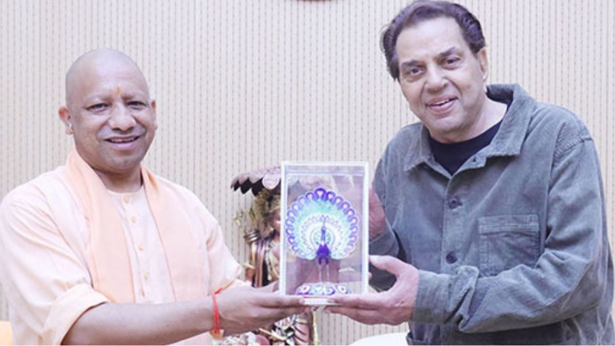 film star dharmendra done shooting of his film ikkis in lucknow and met cm yogi adityanath