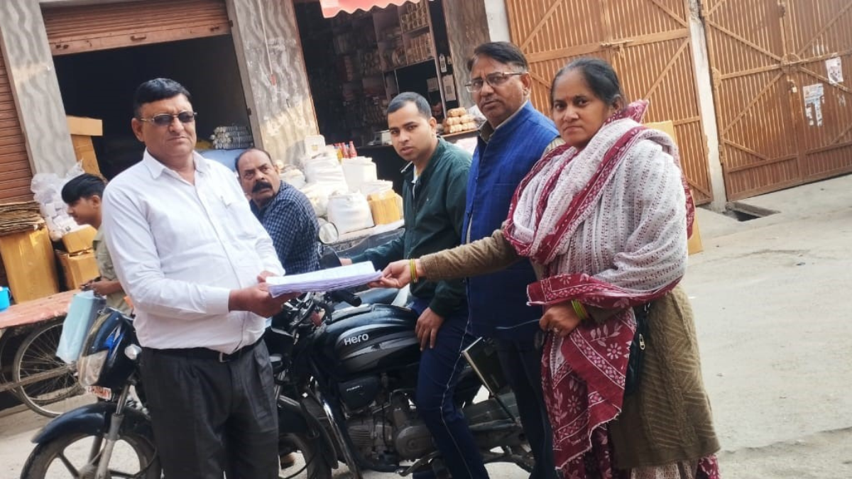 greater noida sir process hindered by employed villagers