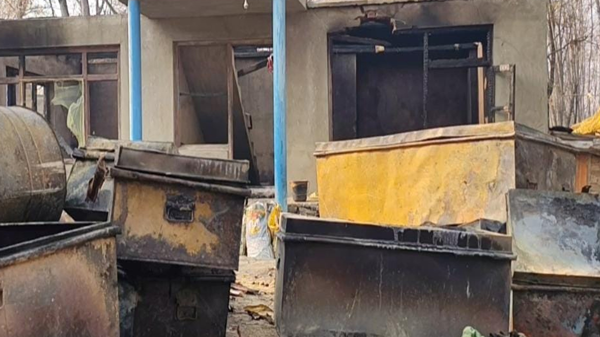 pulwama fire averted 50 rr saves ladhoo village from disaster