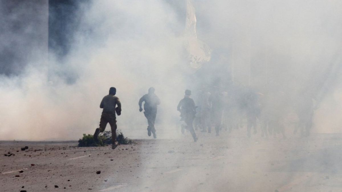 pakistan paramilitary hq attack suicide bombing kills three