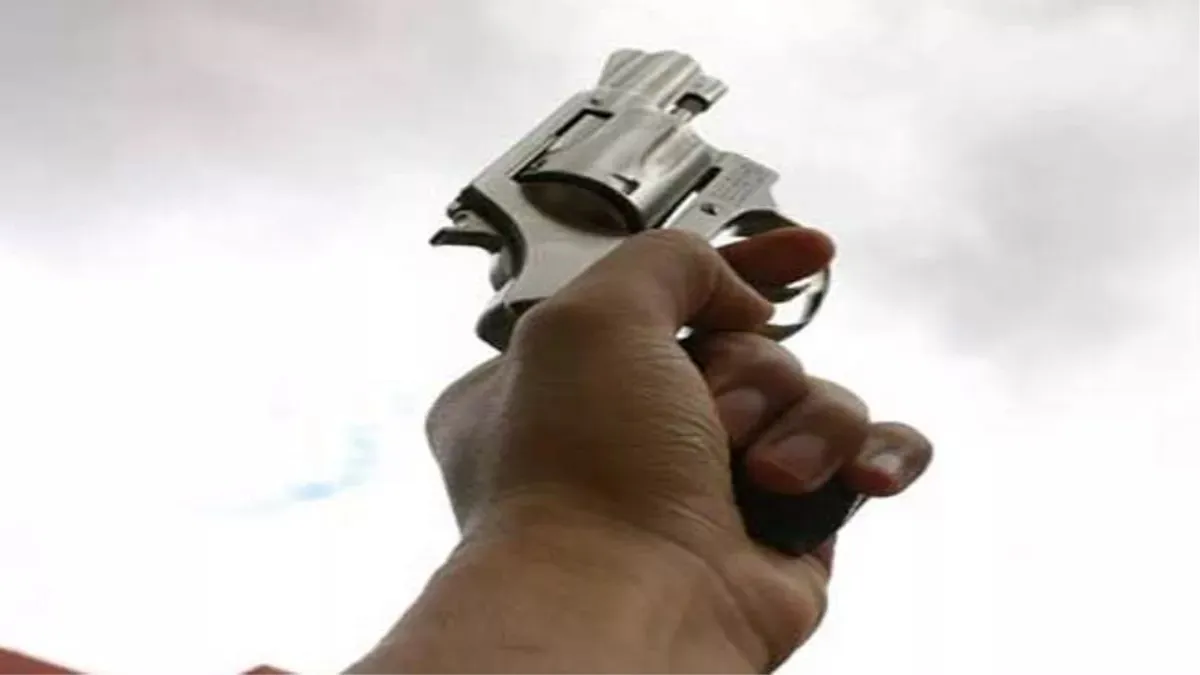 शादी में मेहमान ले रहे थे दावत के आनंद, हर्ष फायरिंग से मची खलबली, BSF का पूर्व जवान गिरफ्तार