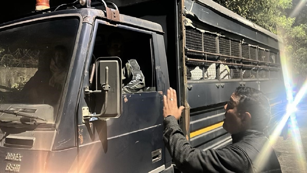 ramgarh court clash criminal groups fight lawyers scuffle