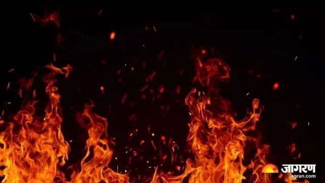गाजीपुर में गैस सिलेंडर बदलते समय लगी आग, 3 लोग गंभीर रूप से झुलसे
