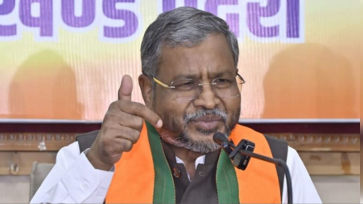 babulal marandi demands dismissal of health minister irfan ansari