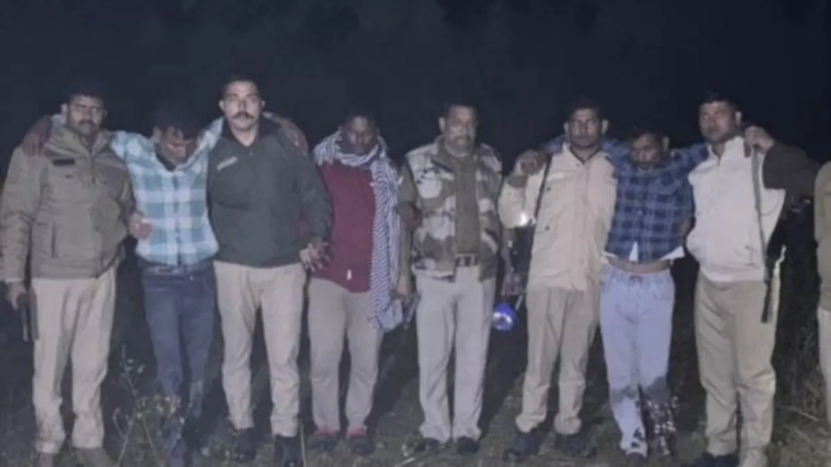 शाहजहांपुर में पुलिस मुठभेड़ में तीन गोतस्कर गिरफ्तार, दो को पैर में लगी गोली
